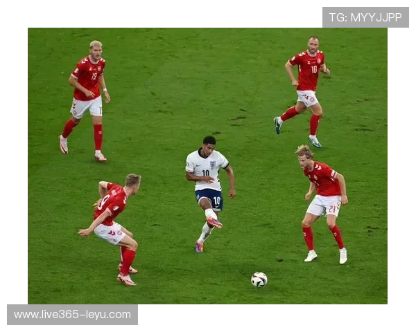 欧洲杯焦点战:英格兰与苏格兰狭路相逢再掀对决热潮 欧洲杯焦点战:英格兰与苏格兰狭路相逢再掀对决热潮